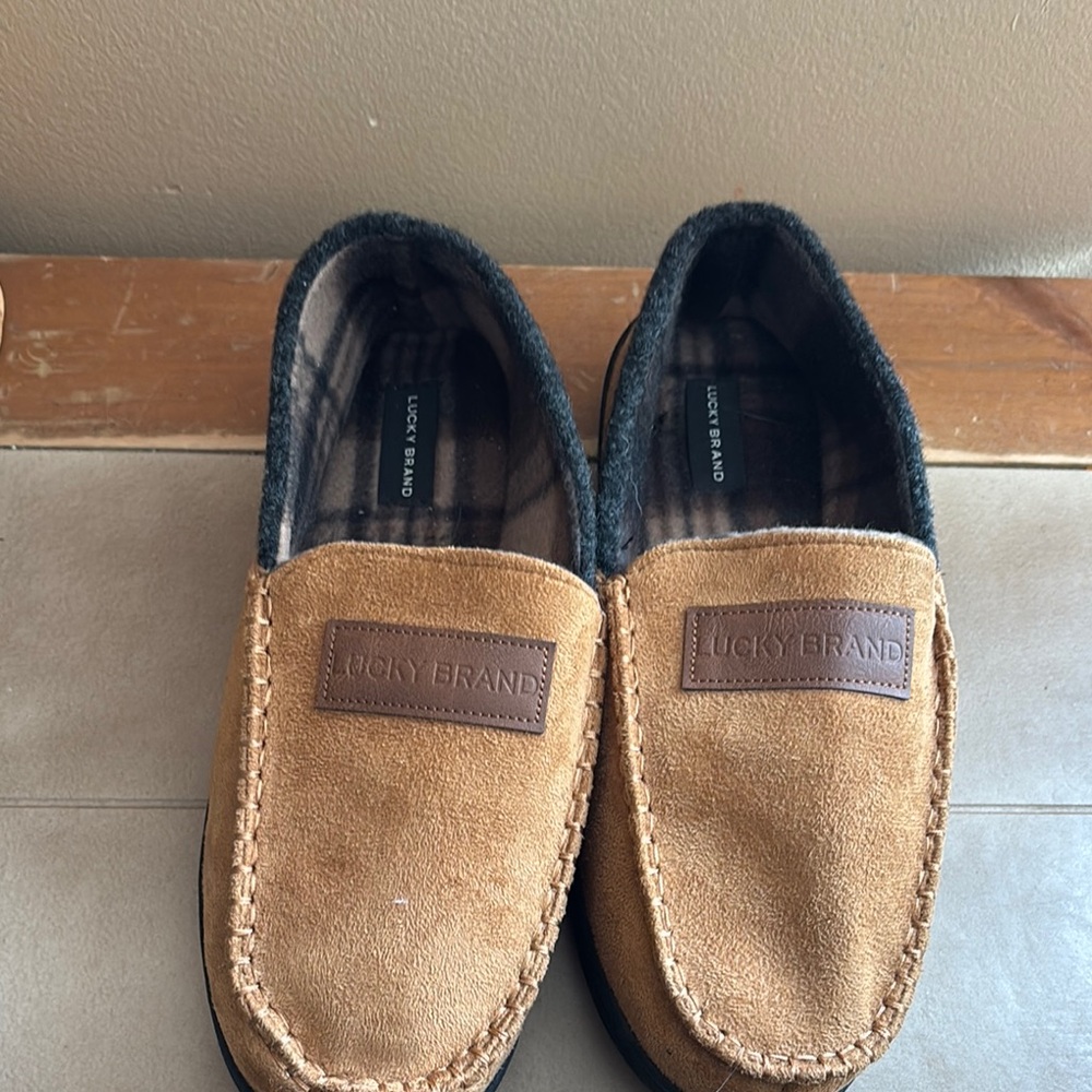 Lucky Brand Tan Slip-On‎ Slippers M ⭐️
